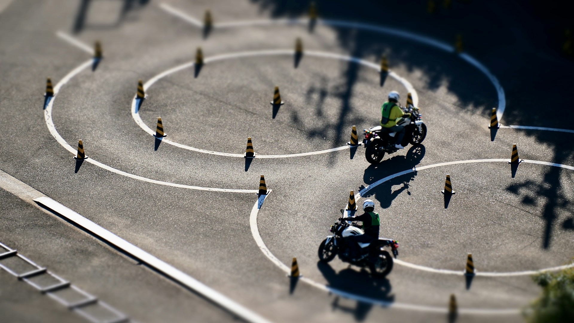 Practica de moto en circuito cerrado